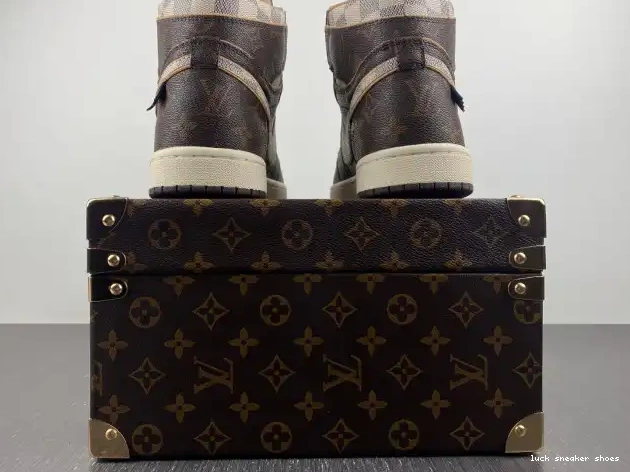Reps LUCY x Air Jordan OFF-WHITE 1 LV 0611